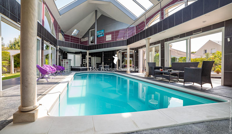 Maison contemporaine - 574 m² - 15 pièces