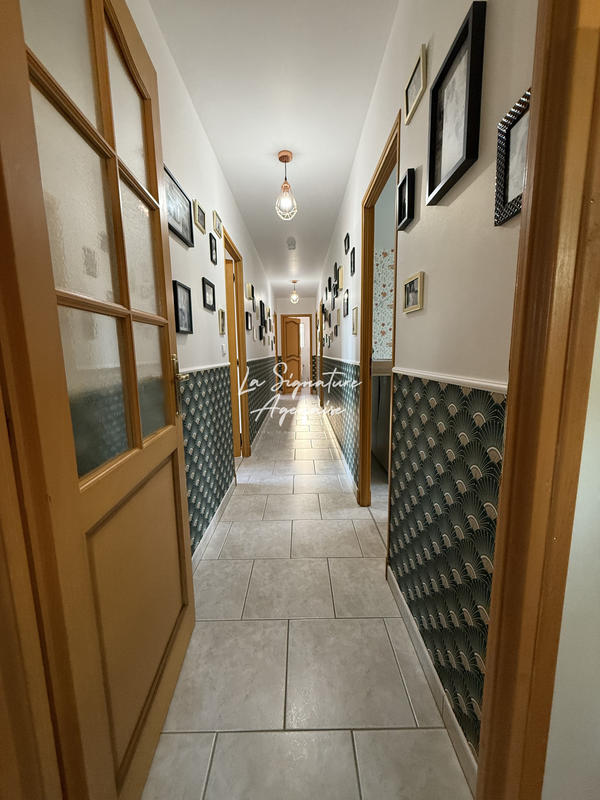 Maison - 220 m² - 7 pièces