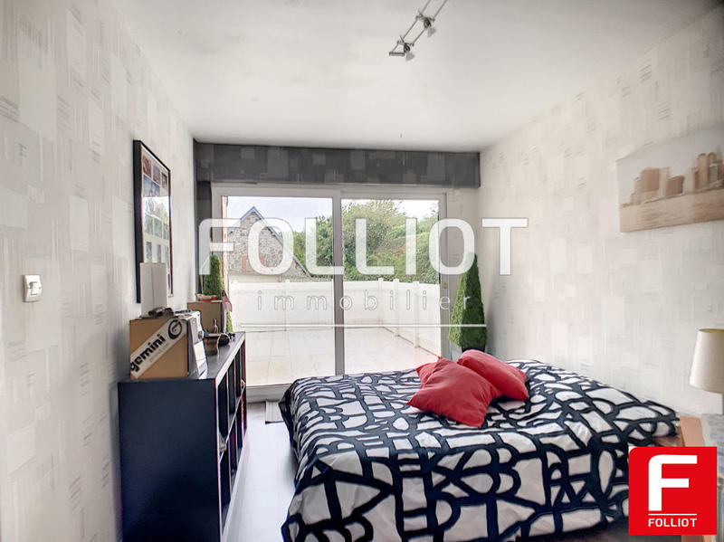 Maison - 250 m² - 8 pièces