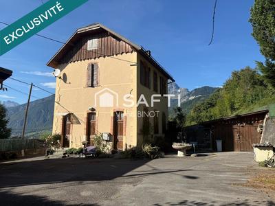 Maison - 93 m² - 4 pièces