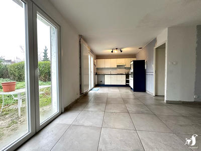 Maison - 93 m² - 4 pièces