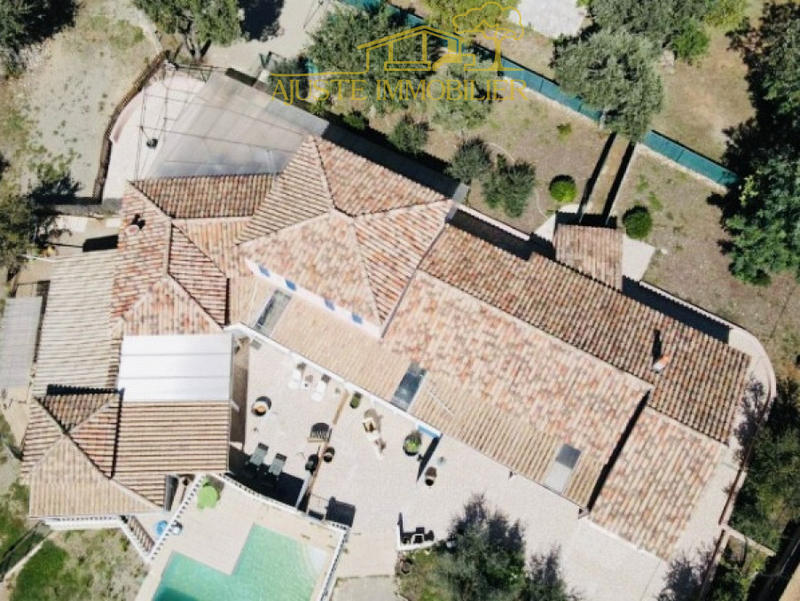 Maison - 310 m² - 10 pièces