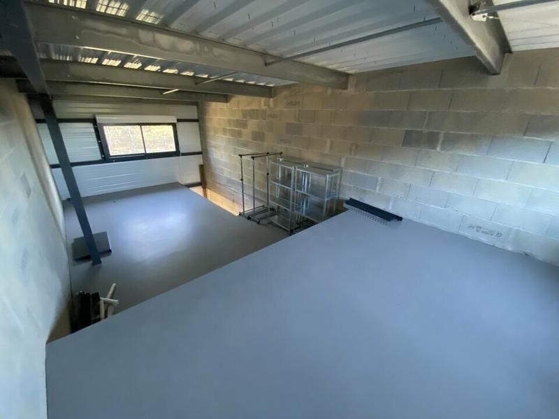 Local d'activité / Entrepôt - 78 m²