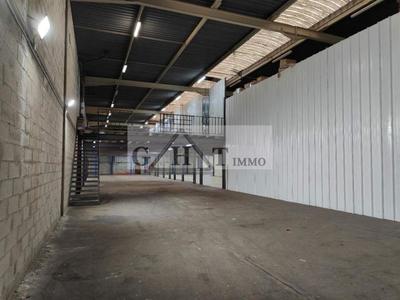Entrepôt - 1 000 m²
