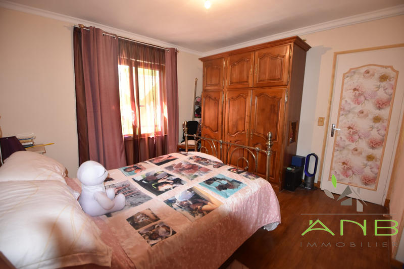 Maison - 263 m² - 10 pièces