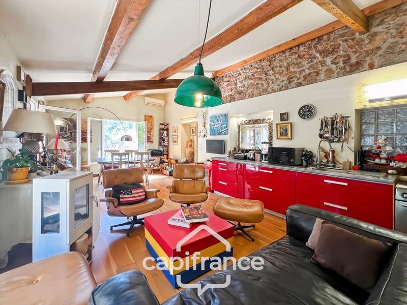 Mas - 201 m² - 6 pièces