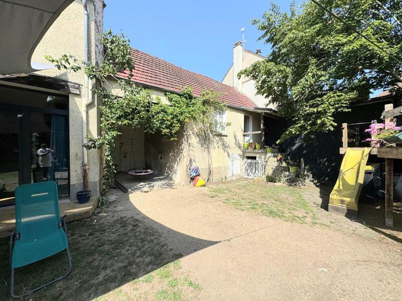 Maison - 170 m² - 8 pièces