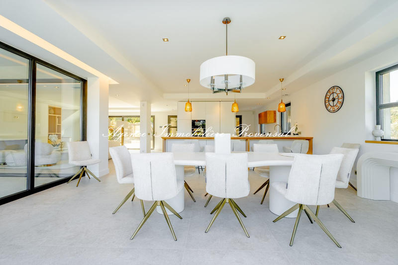 Villa - 370 m² - 7 pièces