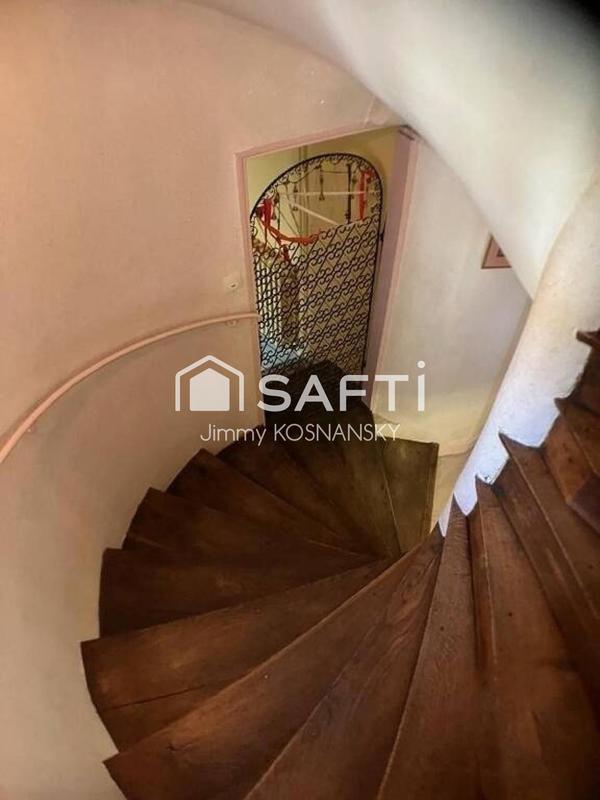 Maison - 247 m² - 7 pièces