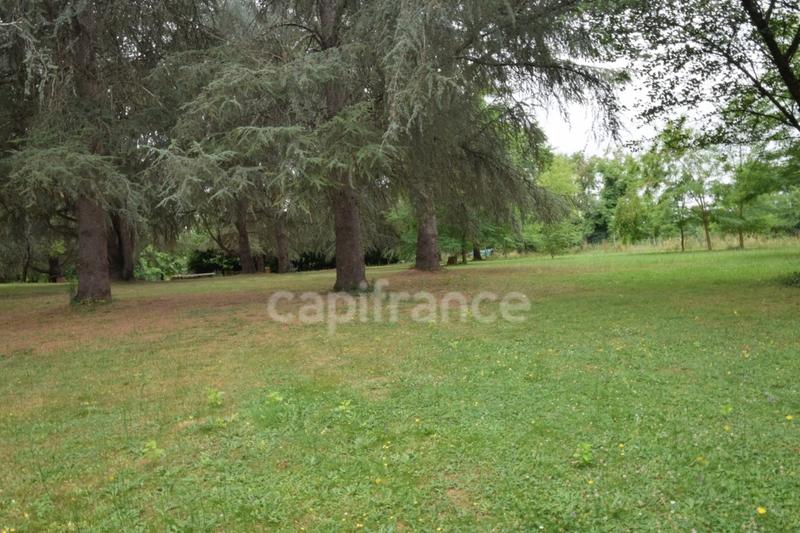 Maison - 235 m² - 8 pièces