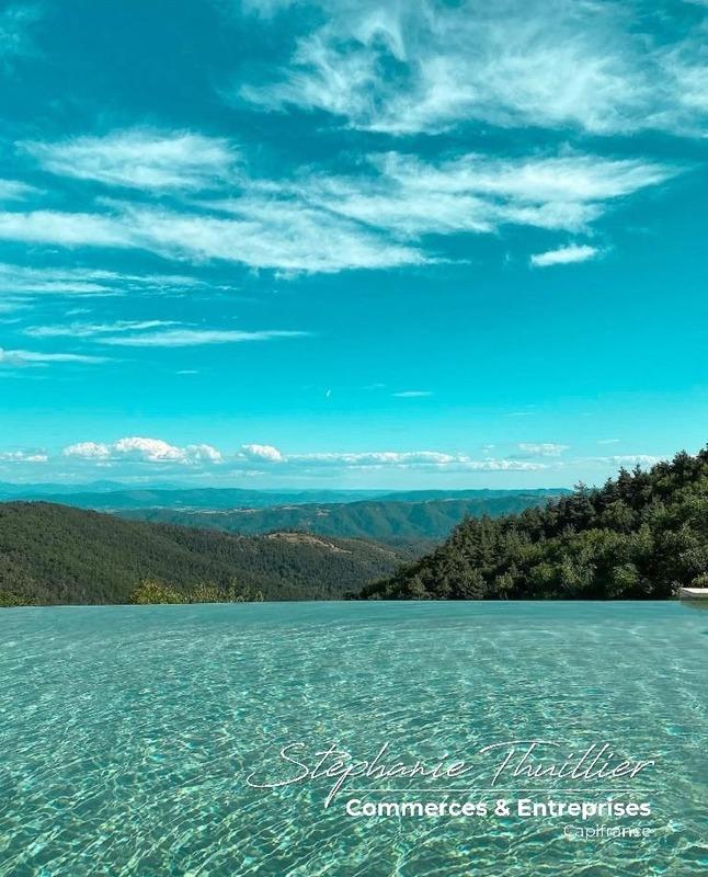 Fonds de commerce - 900 m²