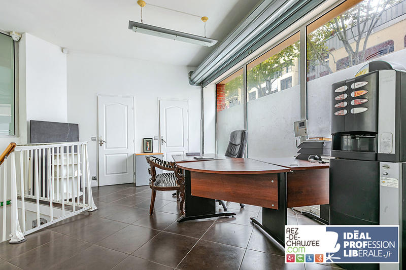 Local commercial - 76 m² - 4 pièces