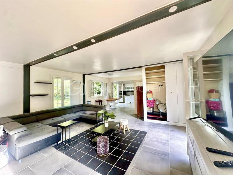 Maison traditionnelle - 146 m² - 5 pièces