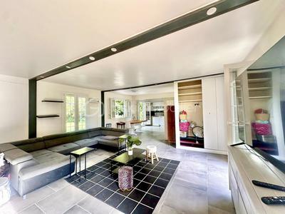 Maison traditionnelle - 146 m² - 5 pièces