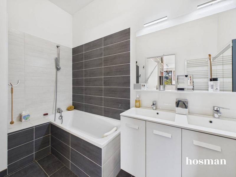 Appartement - 98 m² - 4 pièces