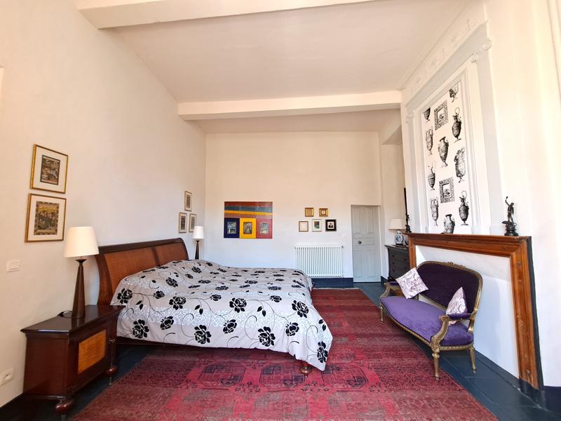 Maison - 554 m² - 13 pièces