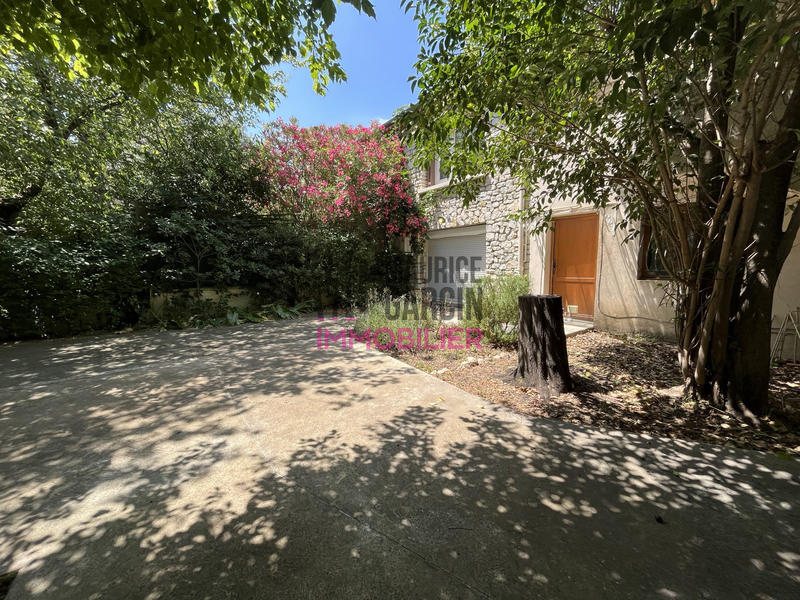 Appartement - 77 m² - 4 pièces