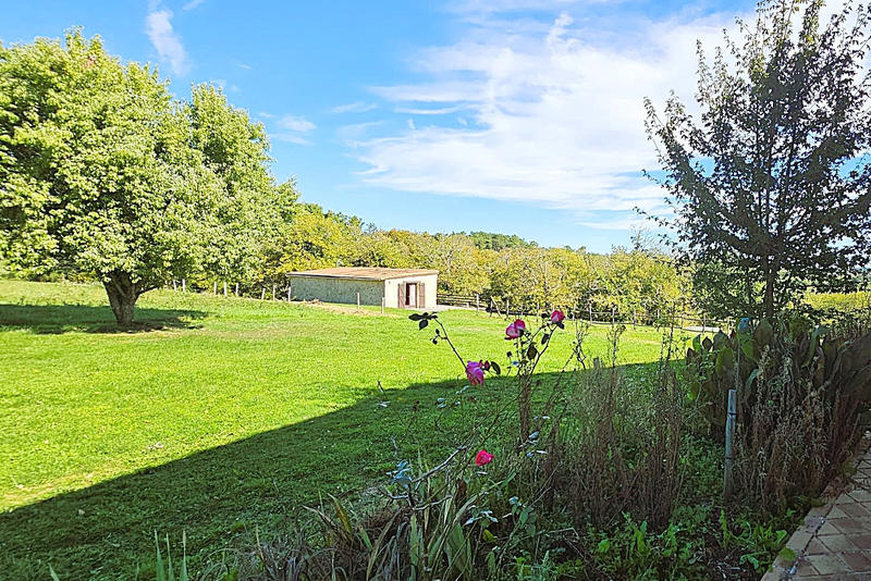 Maison - 400 m² - 18 pièces