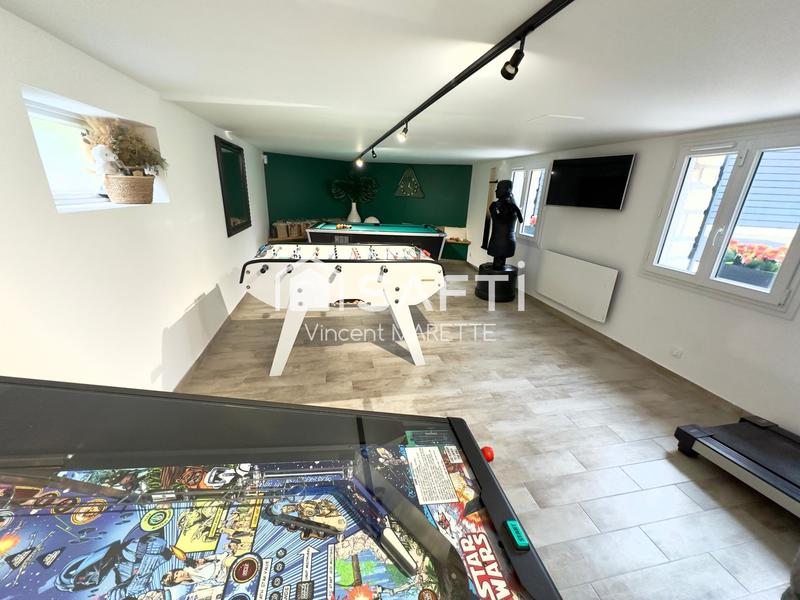 Maison - 199 m² - 8 pièces