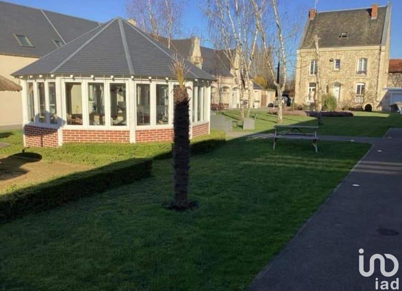 Local commercial - 689 m²