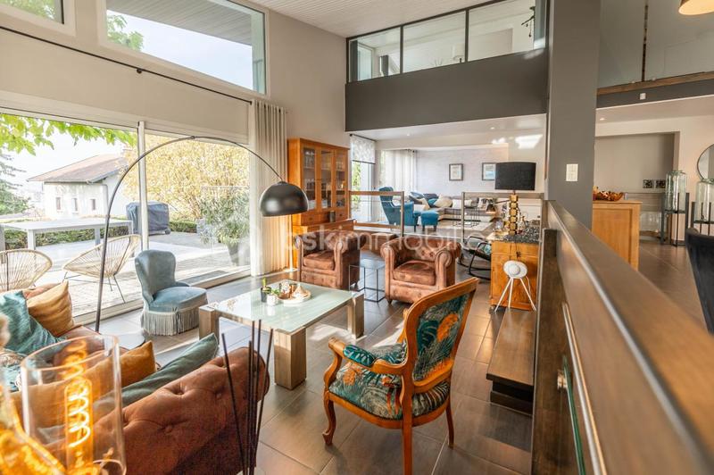 Maison d'architecte - 219 m² - 8 pièces