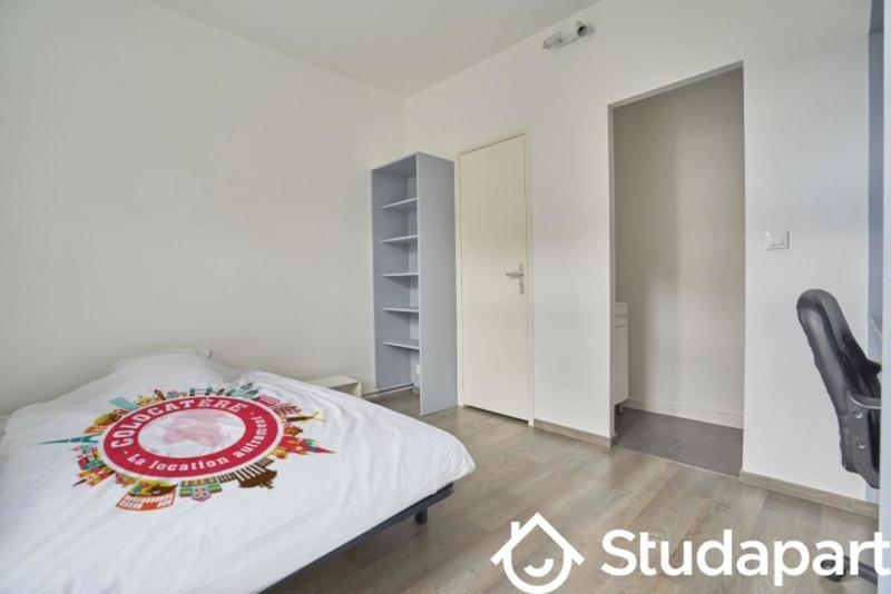 Chambre - 11 m² - 1 pièce