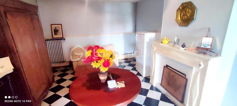 Demeure - 234 m² - 8 pièces