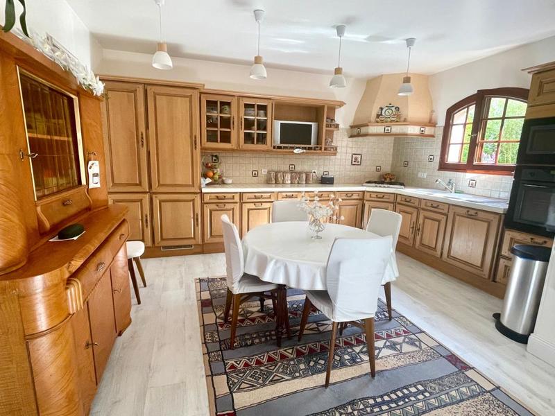 Maison - 264 m² - 7 pièces