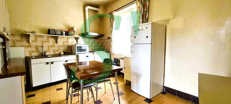 Maison - 216 m² - 10 pièces