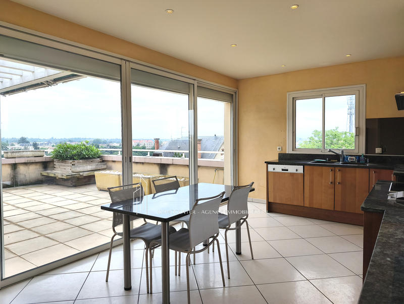 Appartement - 160 m² - 4 pièces