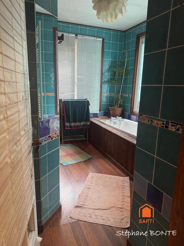 Maison - 230 m² - 5 pièces