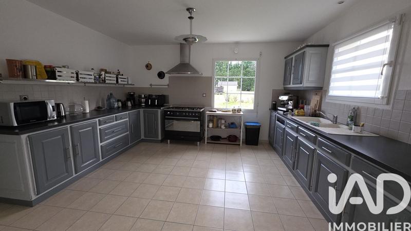 Maison - 240 m² - 9 pièces