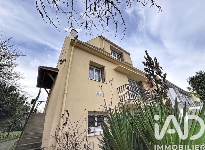 Maison - 161 m² - 6 pièces