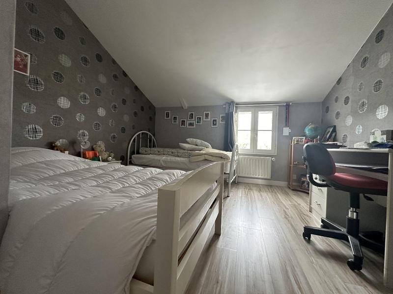 Maison - 248 m² - 11 pièces