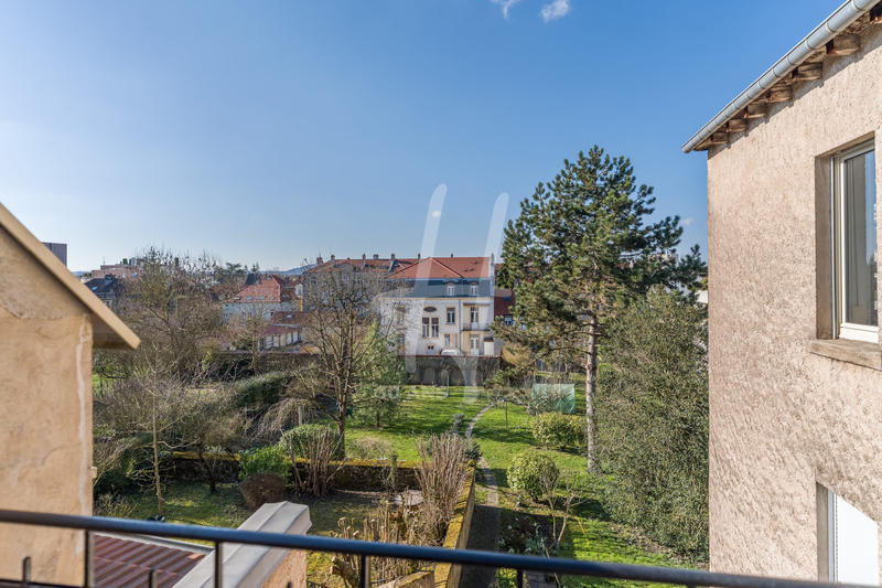 Appartement - 102 m² - 5 pièces