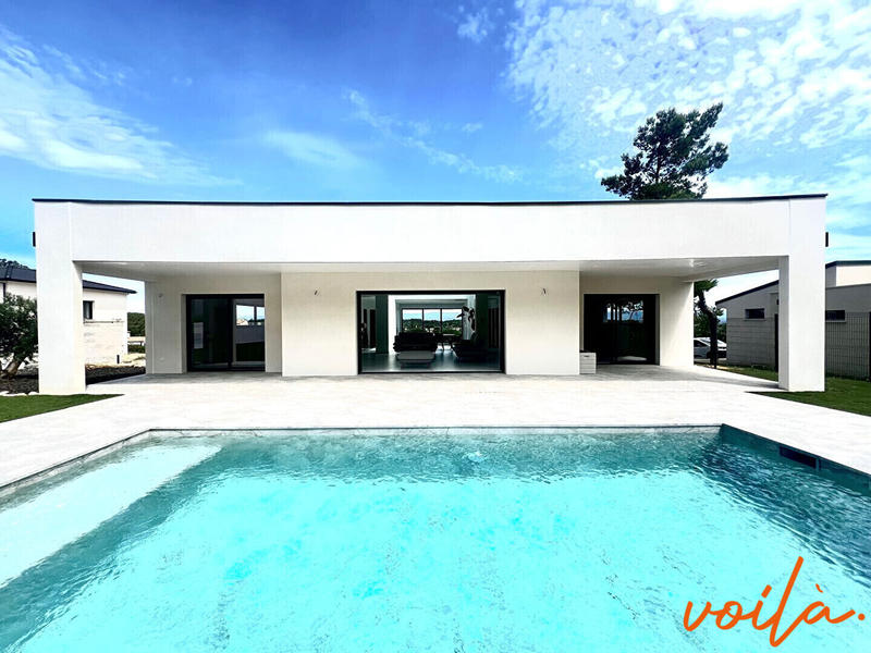 Maison - 237 m² - 4 pièces