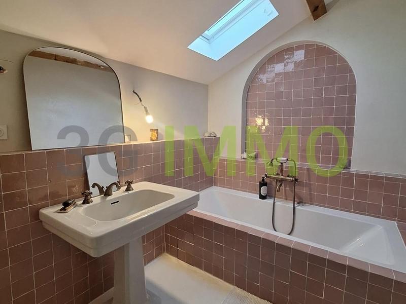 Grange - 212 m² - 6 pièces