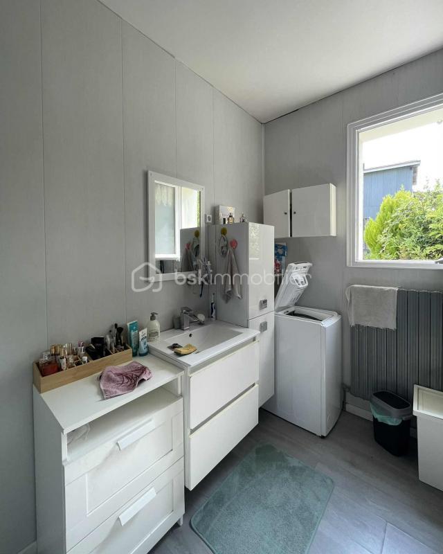 Propriété - 275 m² - 12 pièces