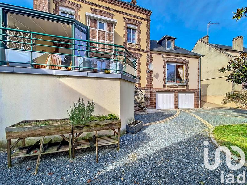 Maison - 206 m² - 8 pièces