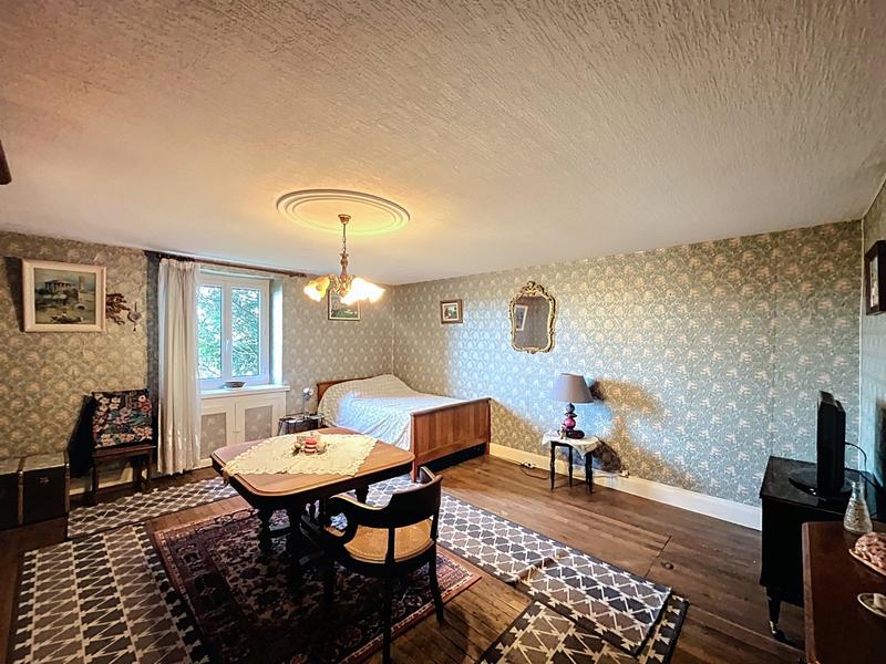 Maison ancienne - 180 m² - 8 pièces