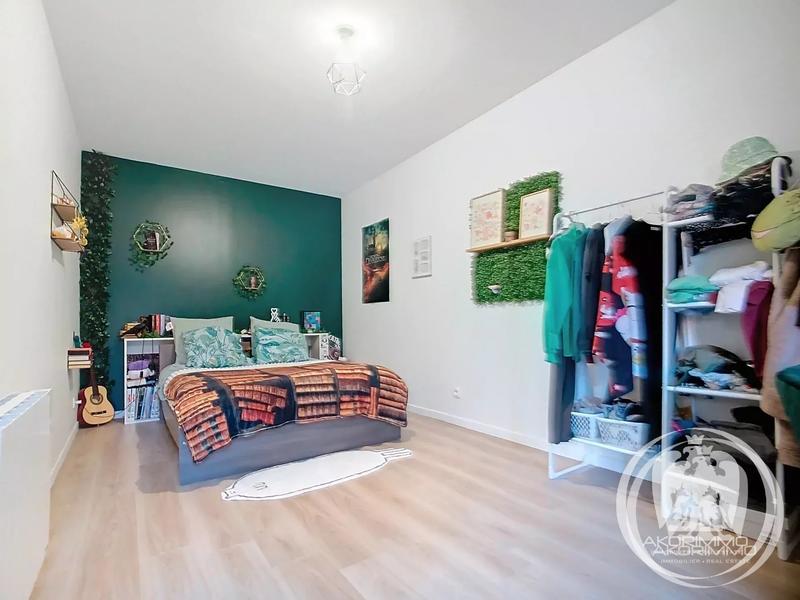 Maison - 198 m² - 8 pièces