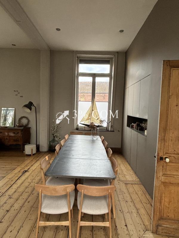 Propriété - 250 m² - 9 pièces