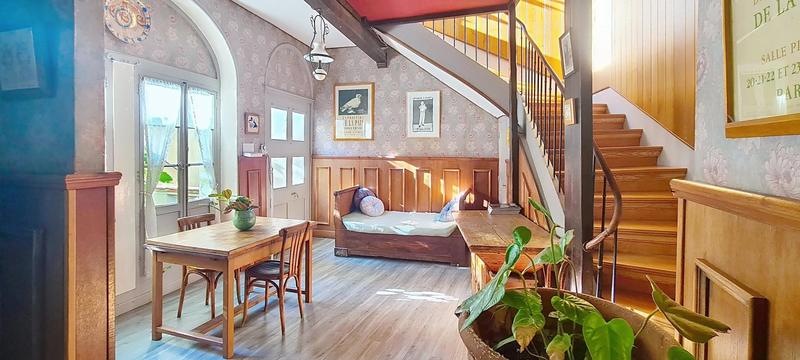 Local commercial - 900 m² - 19 pièces