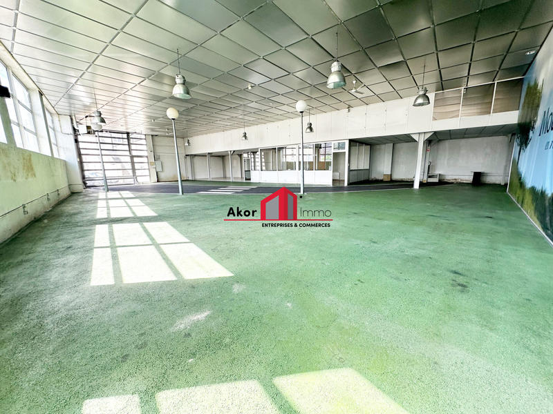 Local commercial - 895 m²