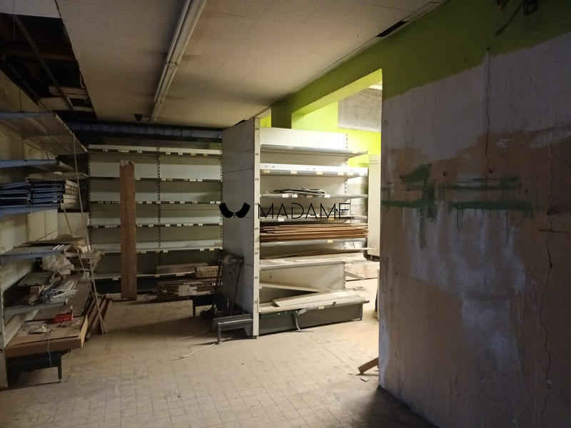 Local commercial - 135 m² - 2 pièces