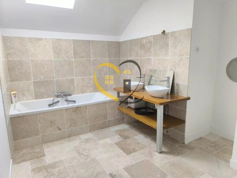 Maison de ville - 254 m² - 1 pièce