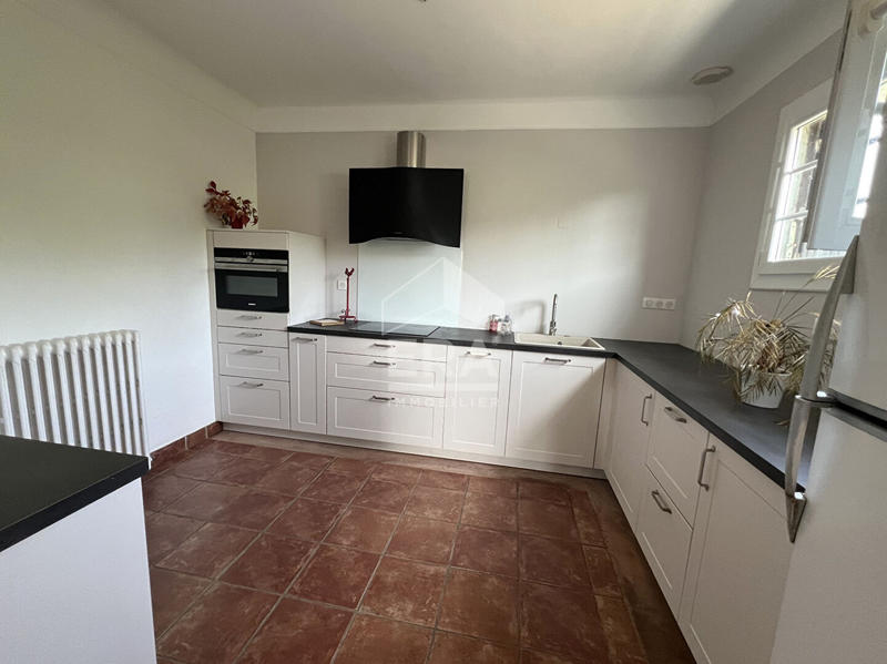 Maison - 198 m² - 8 pièces