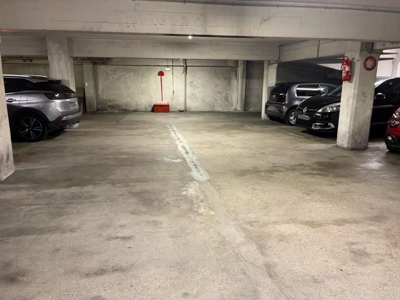 Parking / Garage - 18 m²