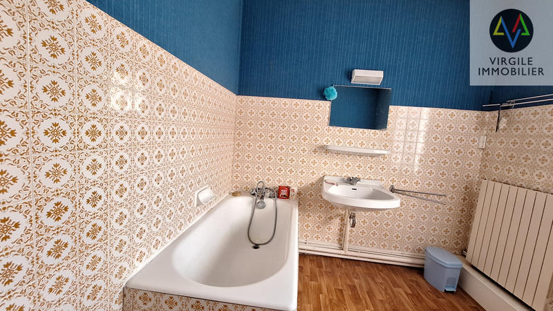 Maison - 477 m² - 18 pièces