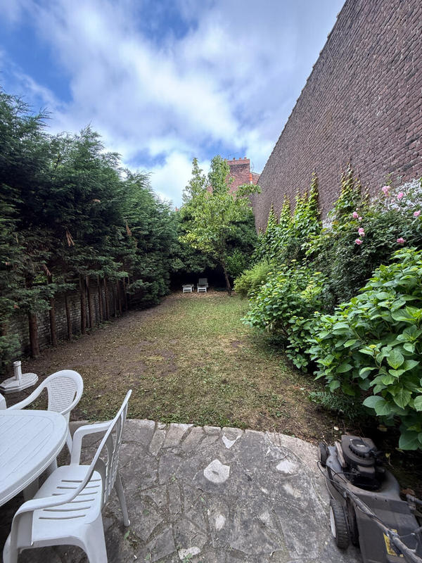 Maison - 337 m² - 8 pièces